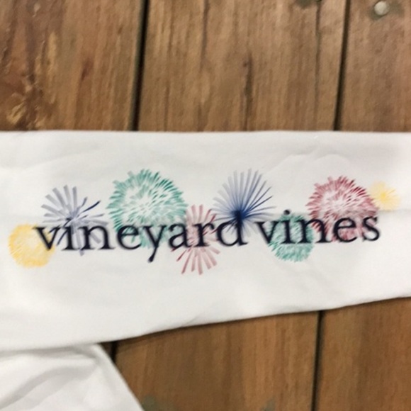 Vineyard Vines NWT New Years Long Sleeve - Picture 7 of 8